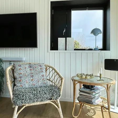 Semesterbostad Architect-designed House With Sea Views *