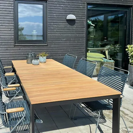 Semesterbostad Architect-designed House With Sea Views