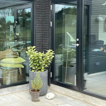 Architect-designed House With Sea Views Semesterbostad