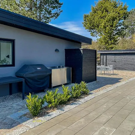 Architect-designed House With Sea Views